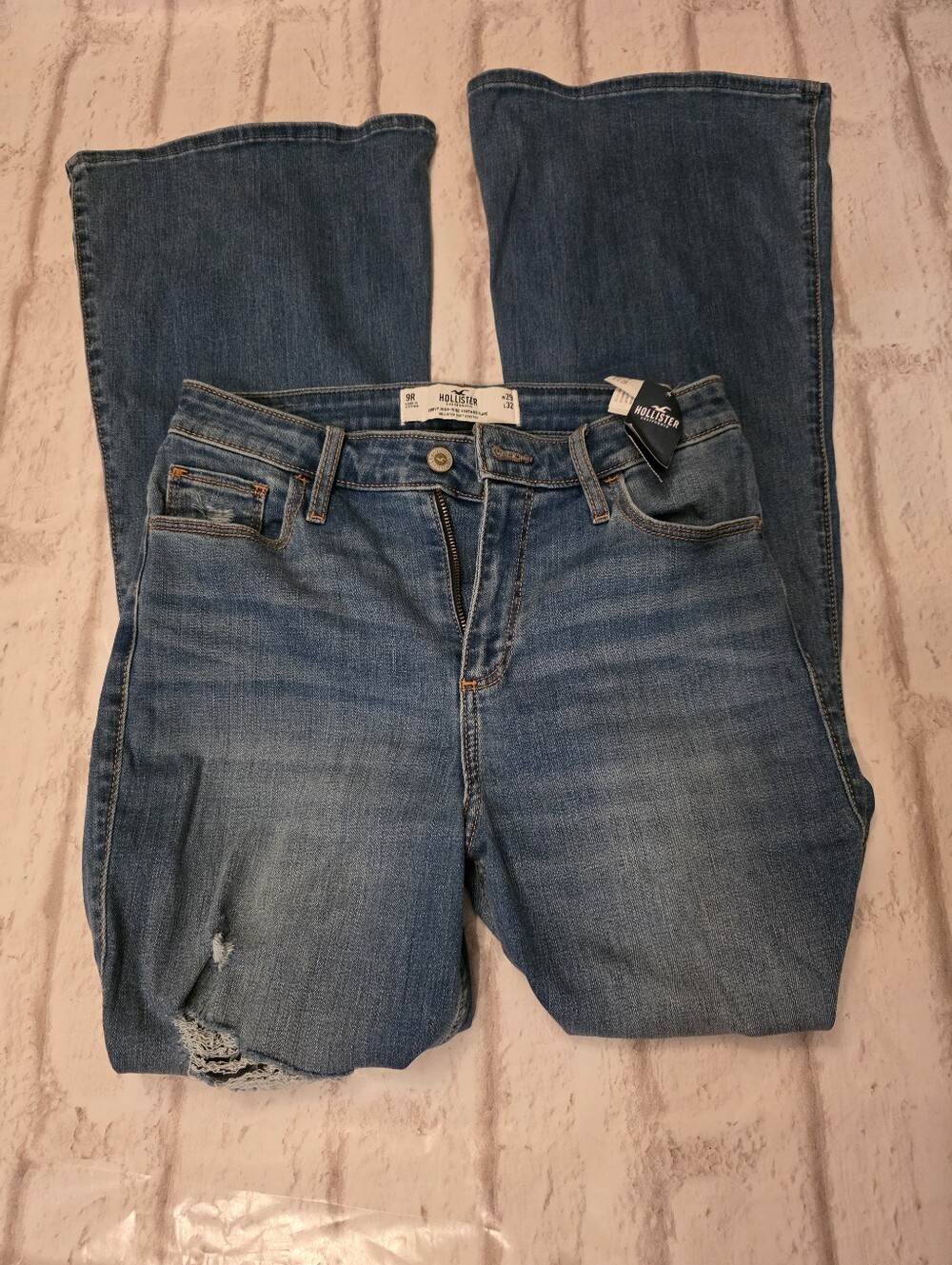 Women'a Hollister Curvy High Rise Vintage Flare Jeans Size 9R NWT